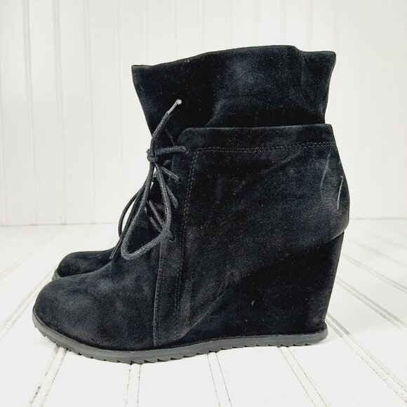 Gentle Souls by Kenneth Cole Black Suede Leather Lace Up Wedge Ankle Boots H552 - Picture 1 of 11